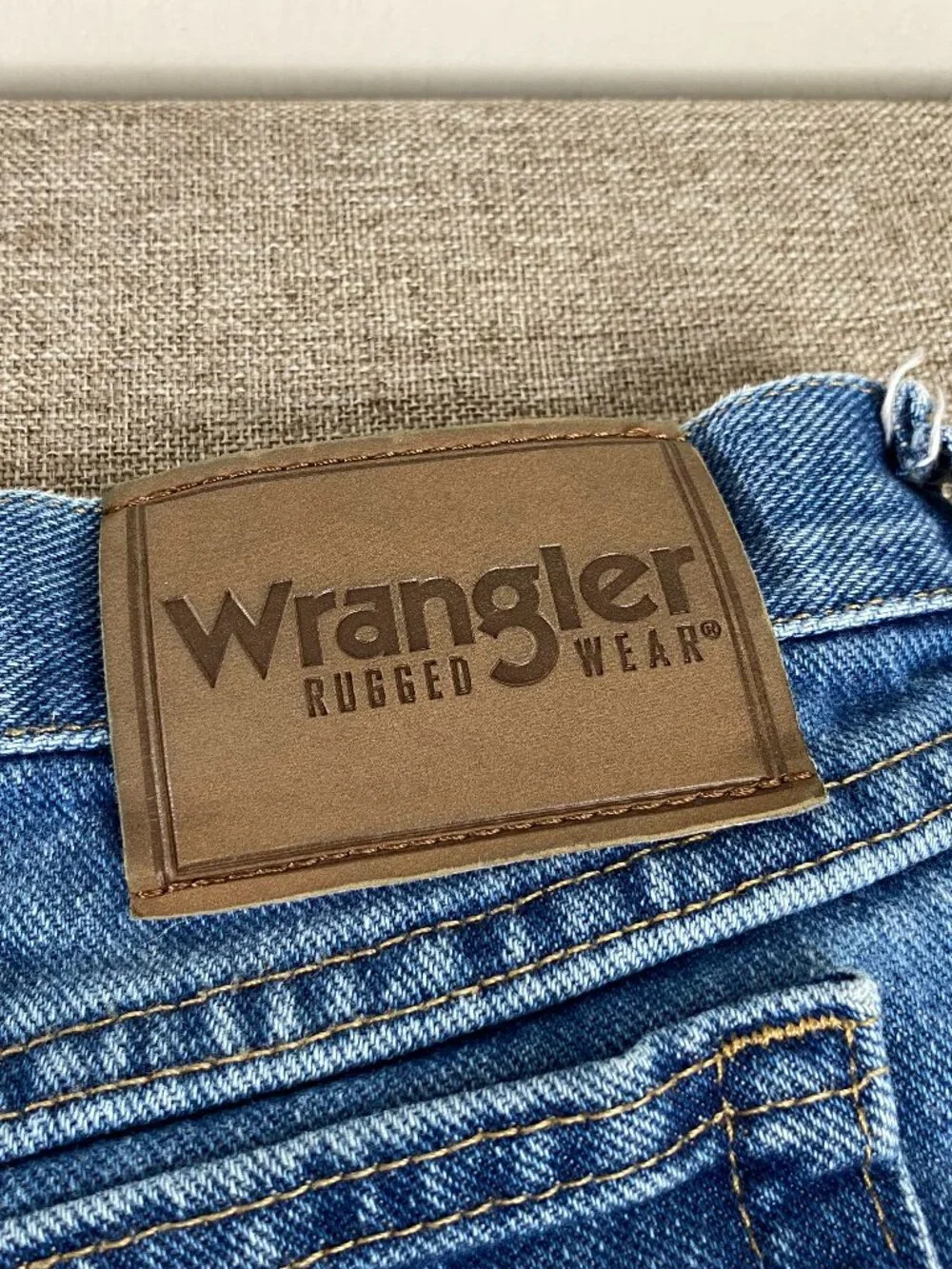 Wrangler Rugged Wear Denim Jeans Men's 42 x 30 High Rise Blue Casual Pants